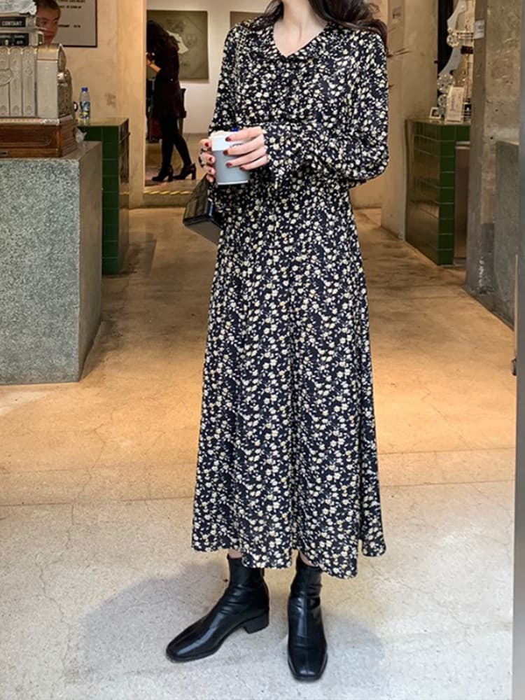 きれいめカジュアル 小花柄長袖ミディ丈ワンピース