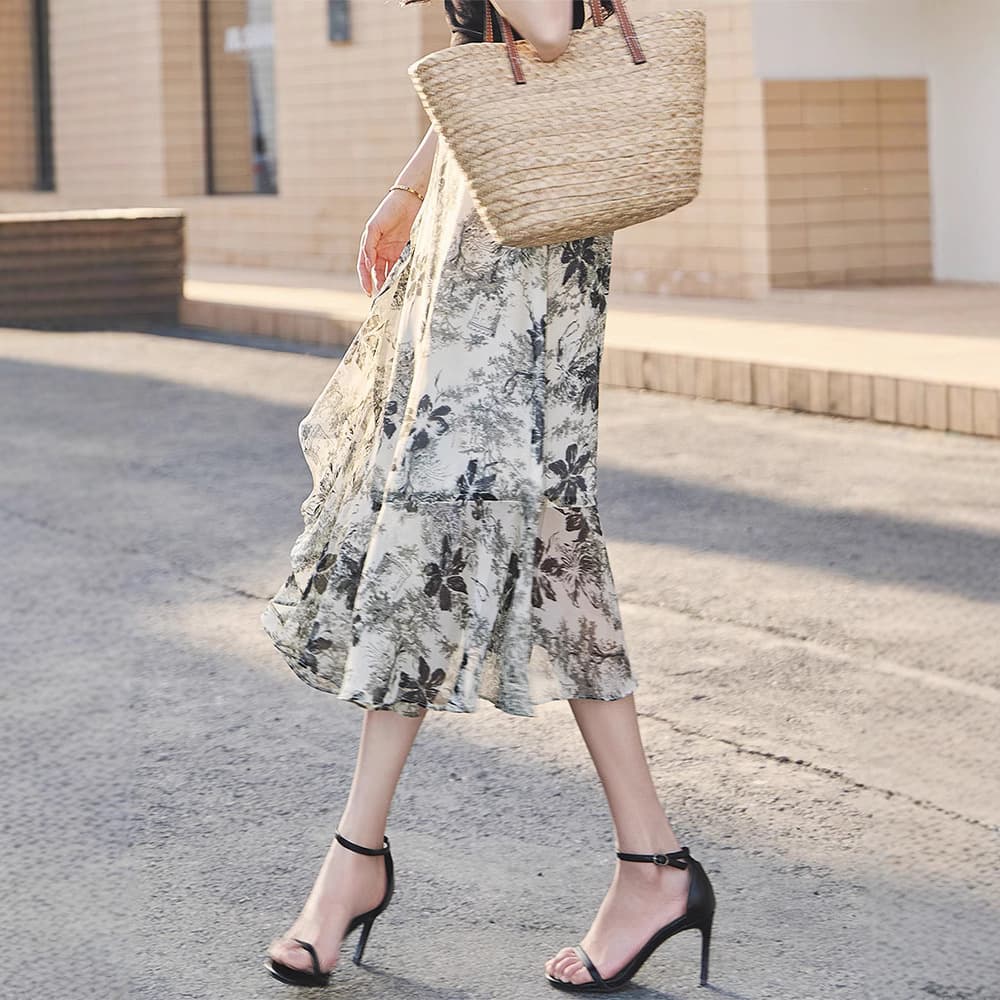 きれいめカジュアル 花柄シフォン裾フリルラップ風ミディ丈スカート