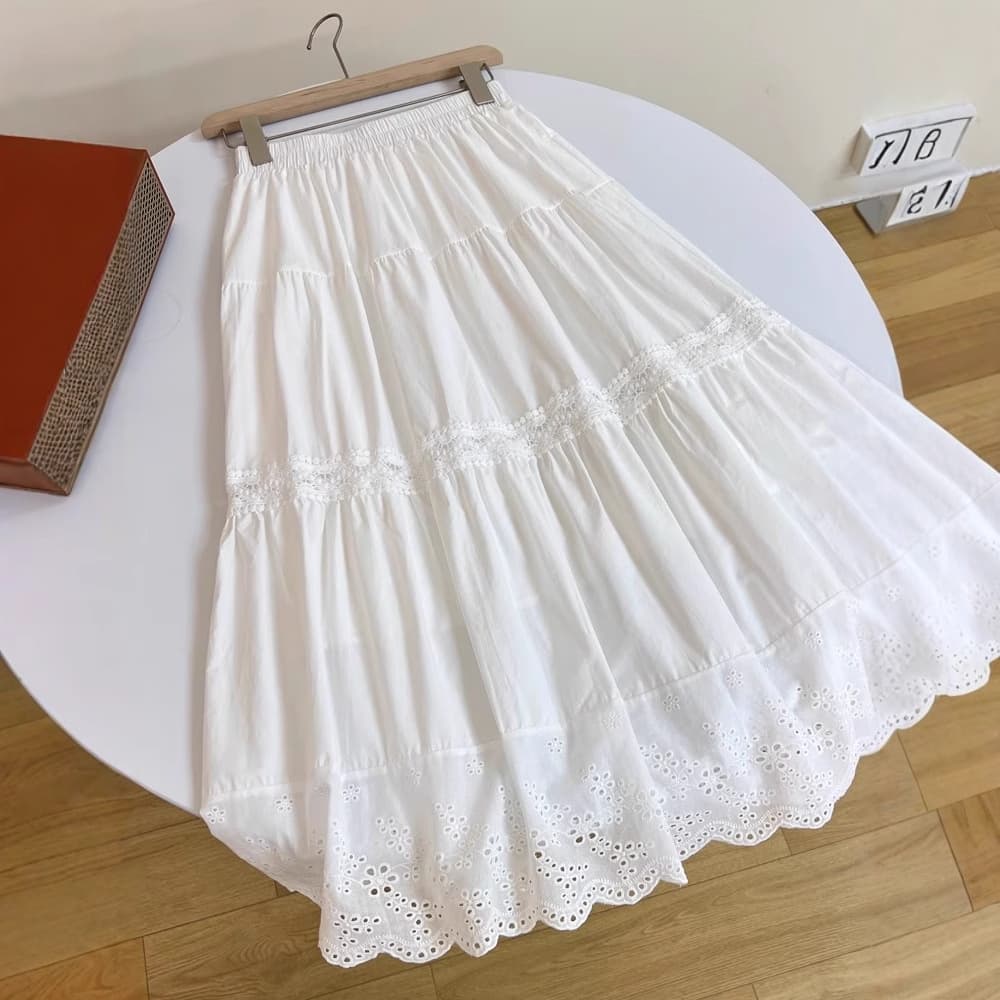 きれいめカジュアル 裾刺繍レース切替ティアードロングスカート
