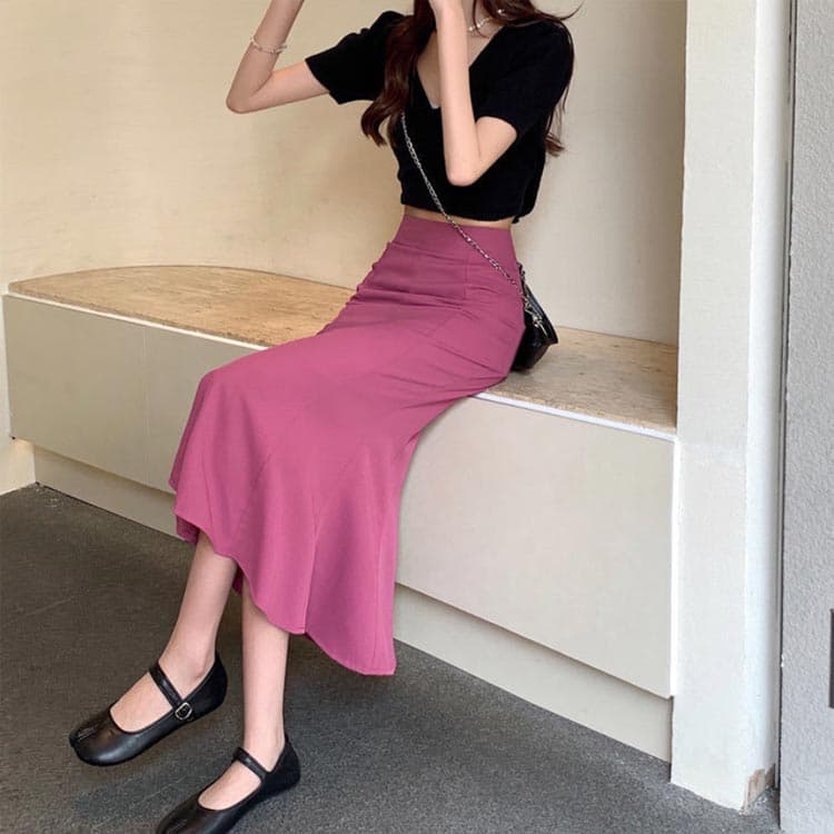 きれいめカジュアル 女性らしさ引き立つマーメイドロングスカート