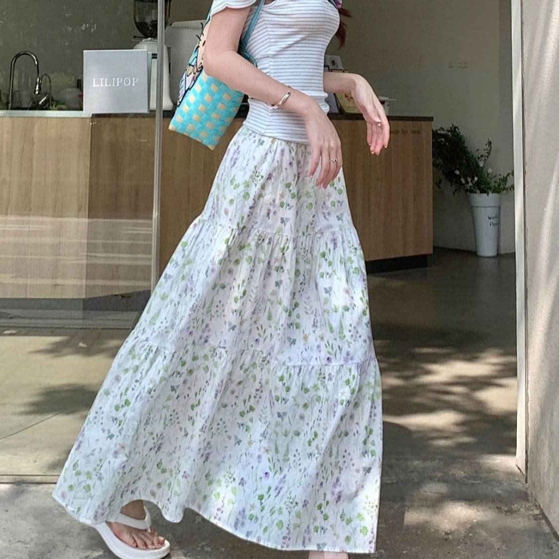 きれいめカジュアル 小花柄ティアードロングスカート