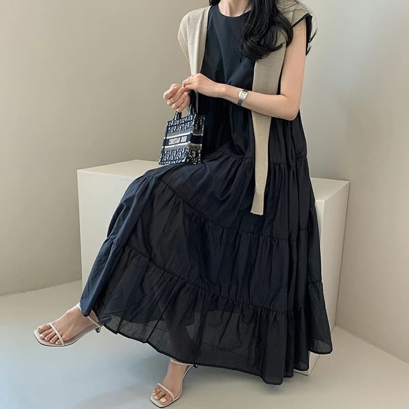 きれいめカジュアル ティアードフリルノースリーブロングワンピース