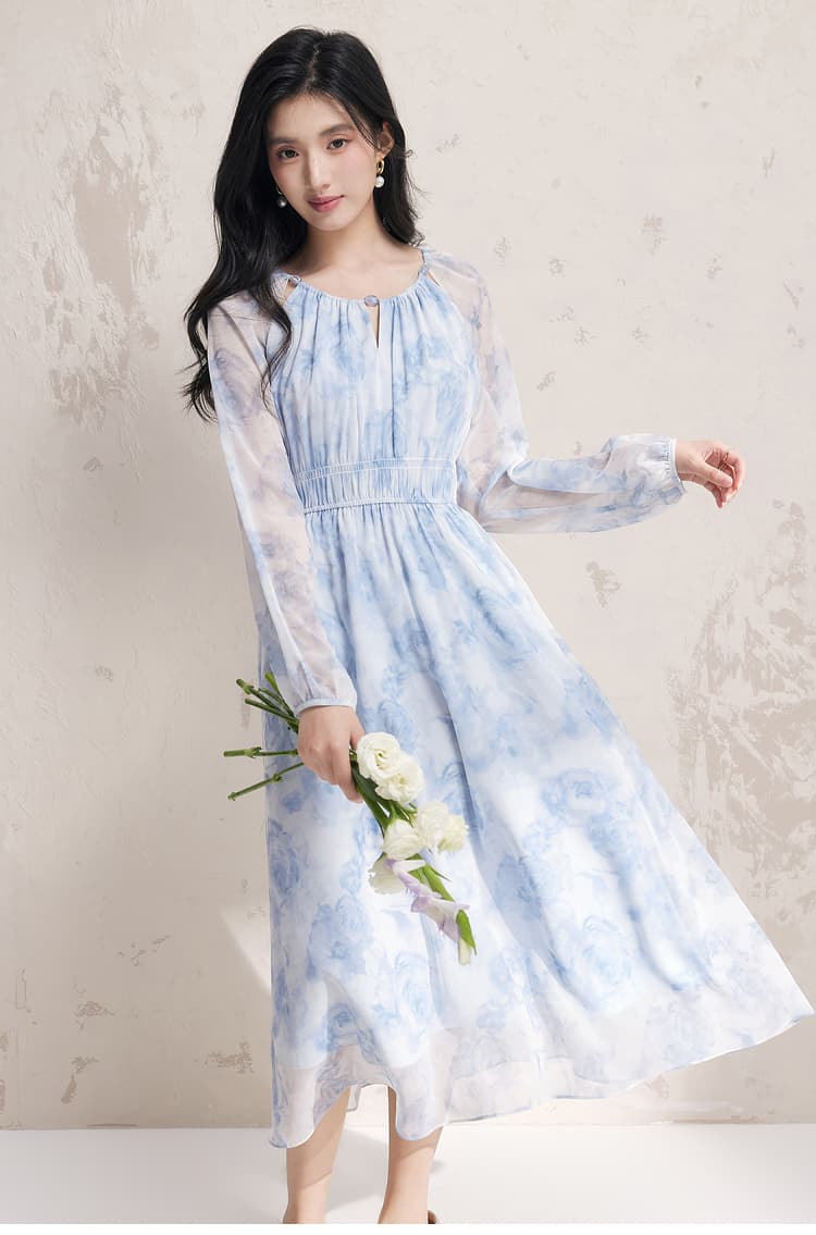 きれいめカジュアル 淡い花柄シフォンワンピース