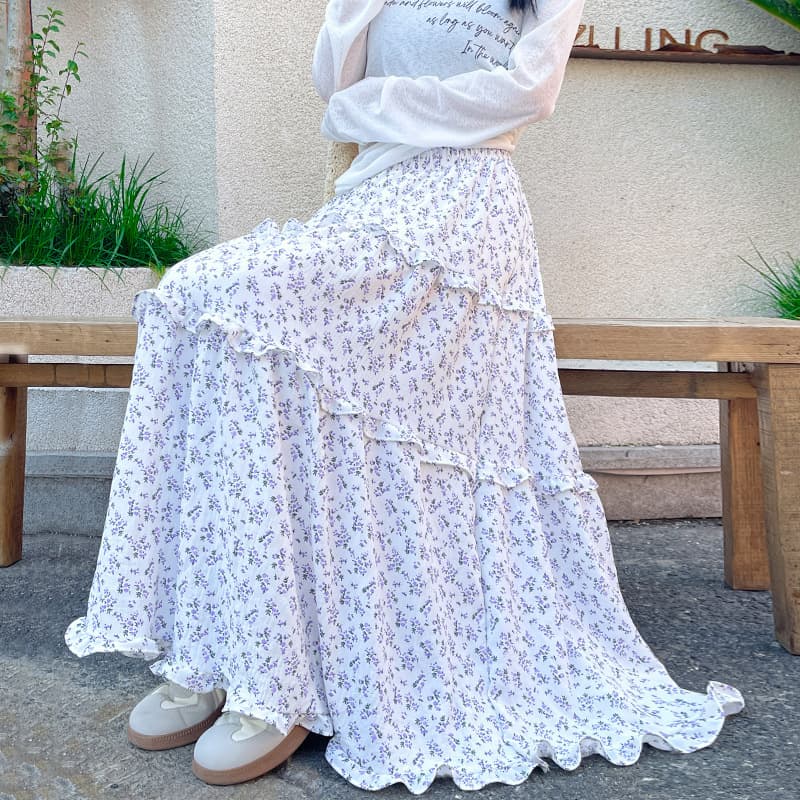 きれいめカジュアル 小花柄ティアードフレアマキシ丈スカート