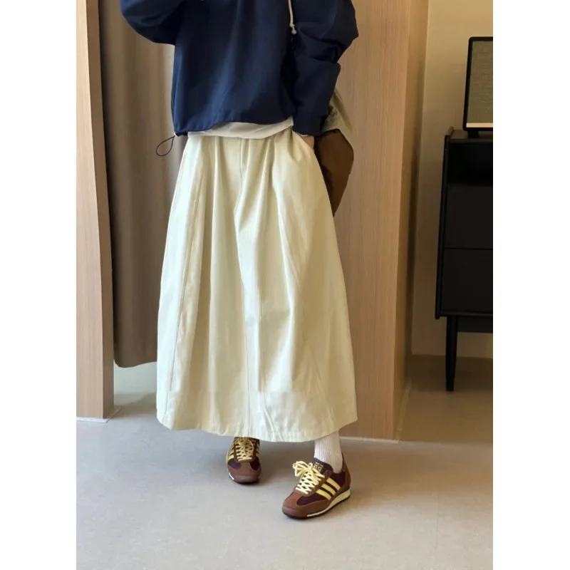 きれいめカジュアル ゆったりシルエットのロング丈フレアスカート