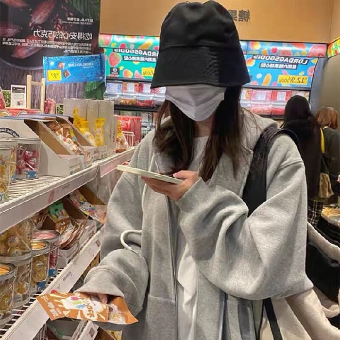 きれいめカジュアル ゆったりフード付きジップアップパーカー長袖