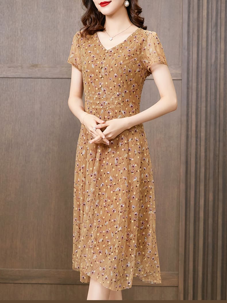 きれいめカジュアル 優美な花模様 ふんわり袖ワンピース